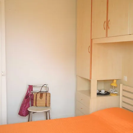 Flat For Six Guests By The Sea *