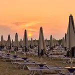 Flat For Six Guests By The Sea Appartamento *