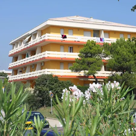 Flat For Six Guests By The Sea Bibione