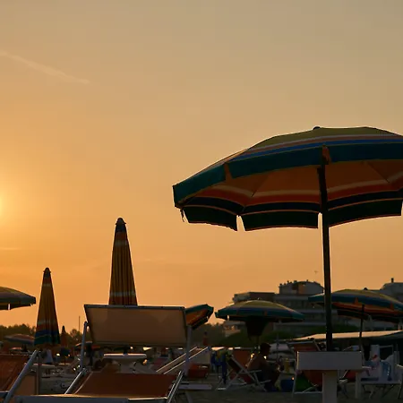 Flat For Six Guests By The Sea Bibione