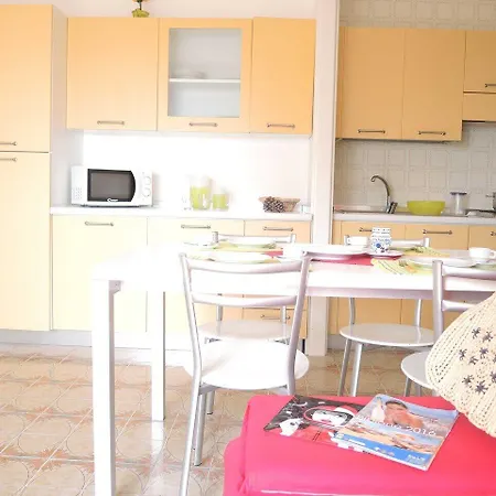 Flat For Six Guests By The Sea Διαμέρισμα *