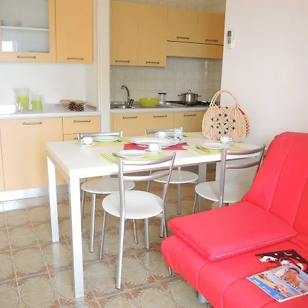 Flat For Six Guests By The Sea Lägenhet *