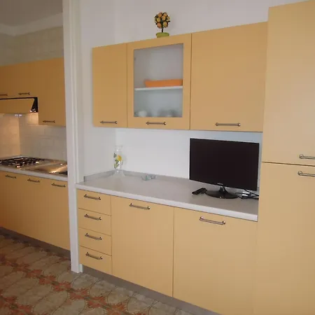 Flat For Six Guests By The Sea Bibione