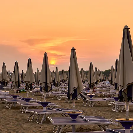 Flat For Six Guests By The Sea Bibione