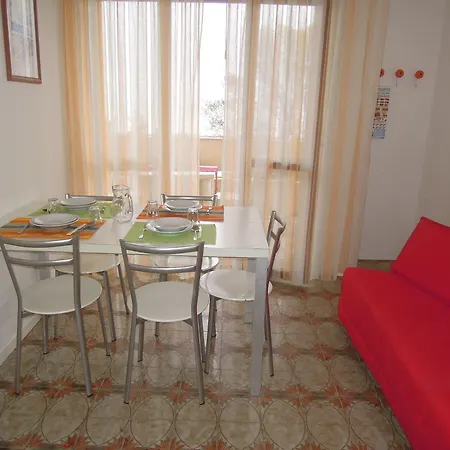 Flat For Six Guests By The Sea Appartement